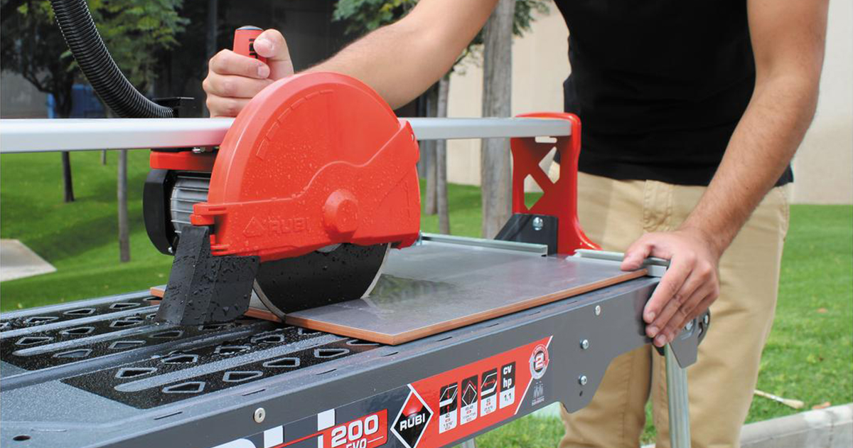 Cortadores de mesa elétricos para cerâmica da marca RUBI 